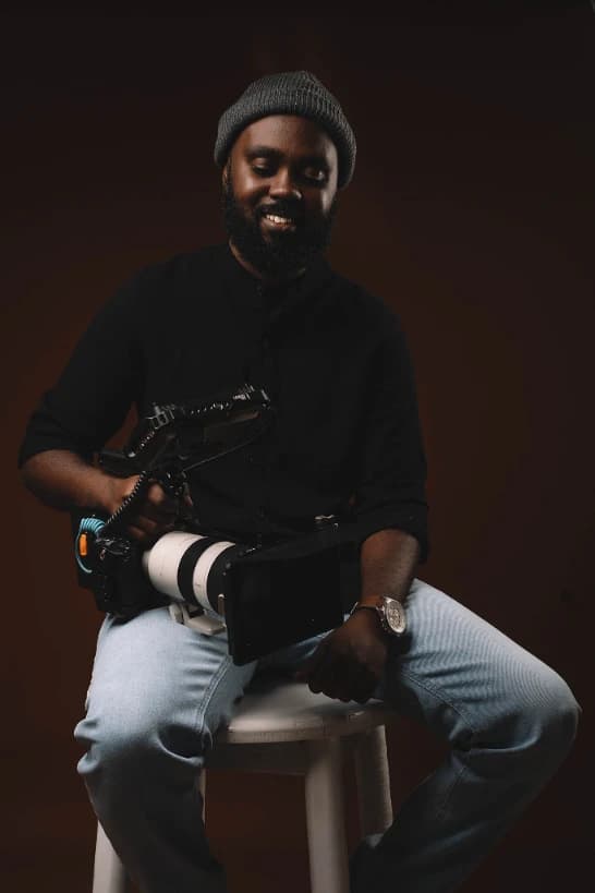 Filmmaker capturing ceremony